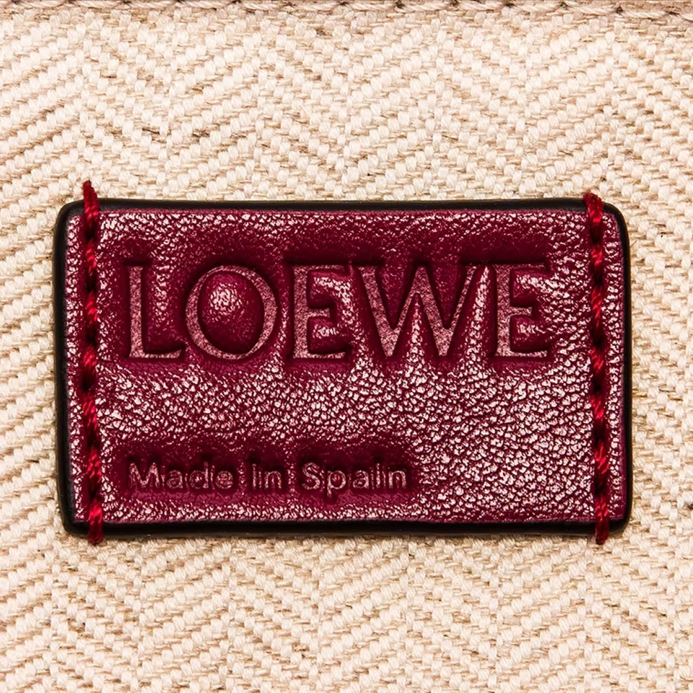 Loewe Raspberry Puzzle Bag - Picture 5 of 11